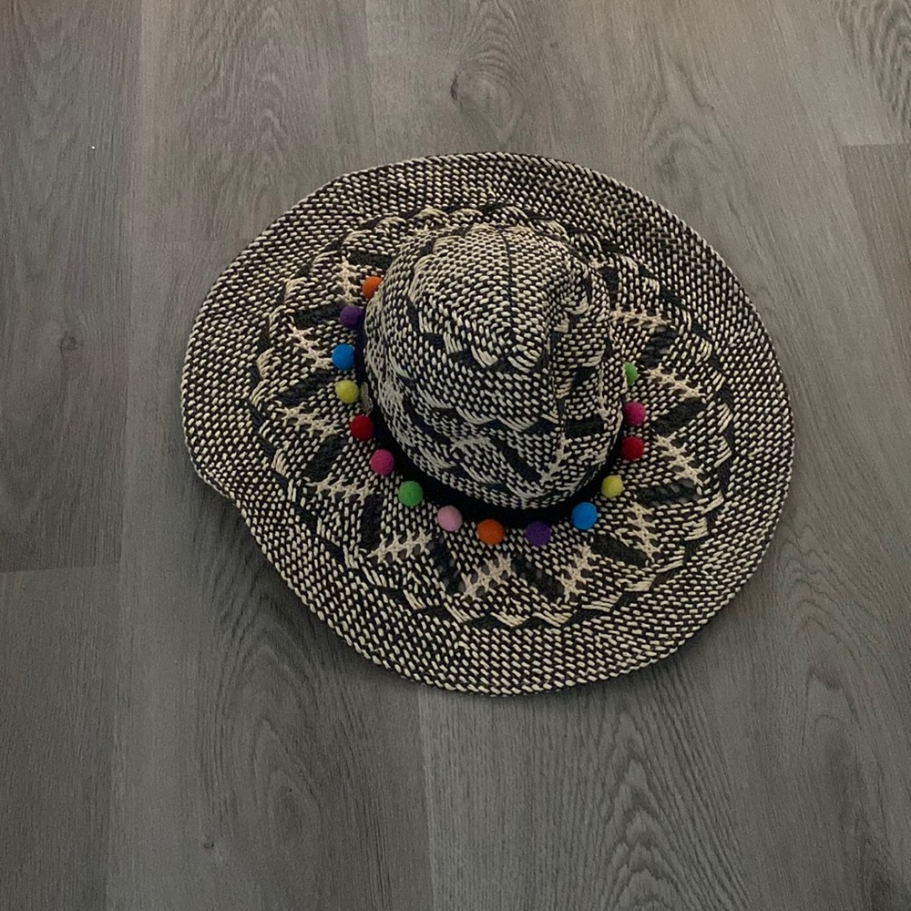 Betsy Johnson beach hat w/colorful tassels.